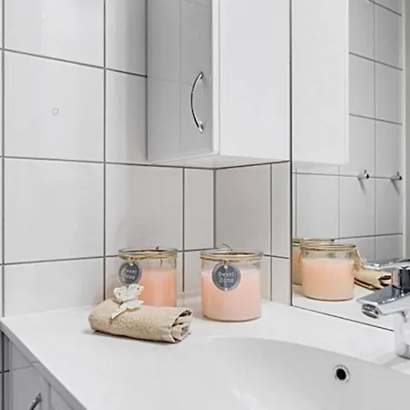 Midt I Sentrum Med 6 Soveplasser * 아렌달